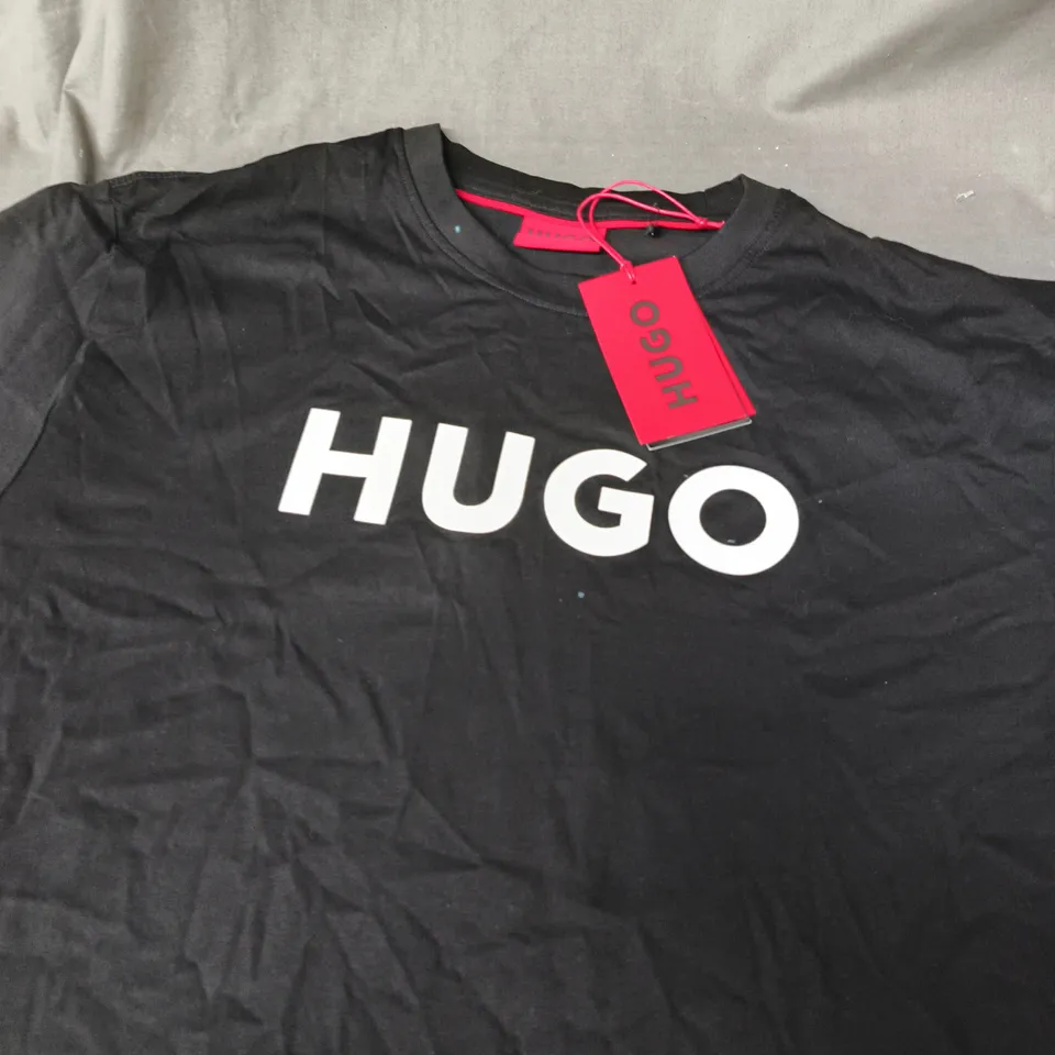 HUGO BLACK T-SHIRT - SIZE L