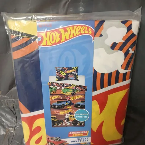 HOT WHEELS REVERSIBLE DESIGN SINGLE DUVET SET