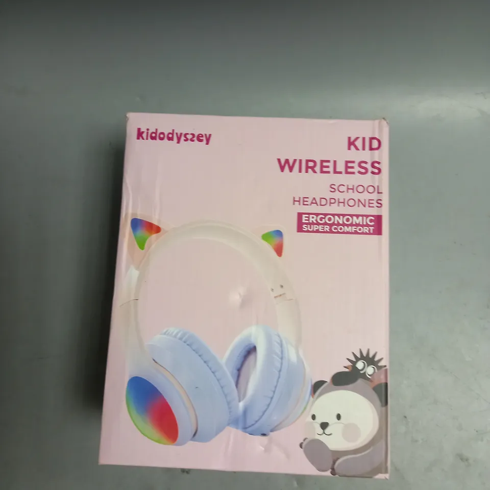 BOXED KIDODSSEY WIRELESS SCHOOL HEADPHONES IN PINK