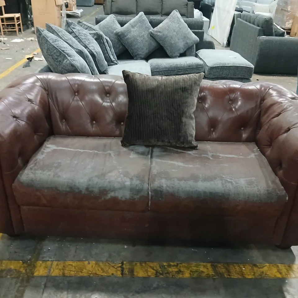 DESIGNER BROWN FAUX LEATHER CHESTERFIELD STYLE TWO SEATER SOFA
