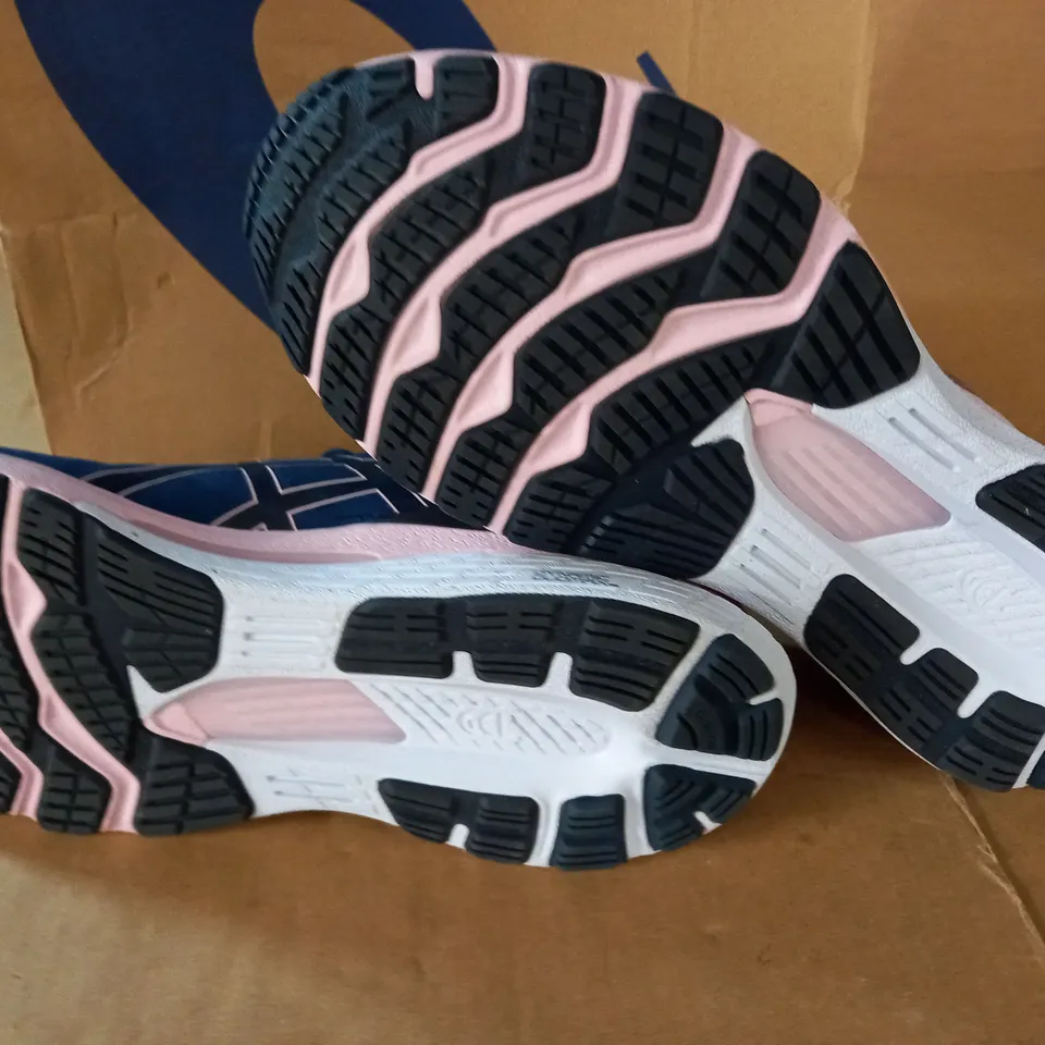 PAIR OF ASICS WOMENS TRAINERS - UK 8.5