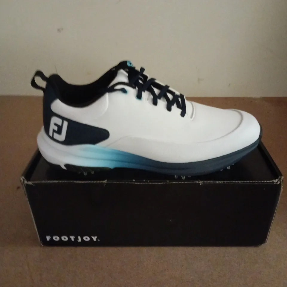 BOXED PAIR OF FOOTJOY TOUR RIVAL SHOES IN WHITE/BLUE - UK 9