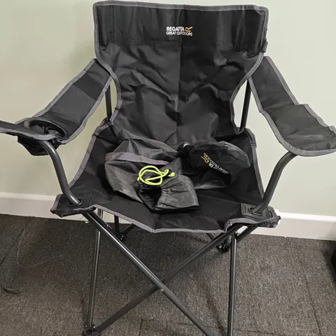 REGATTA TRAVEL CHAIR IN BLACK