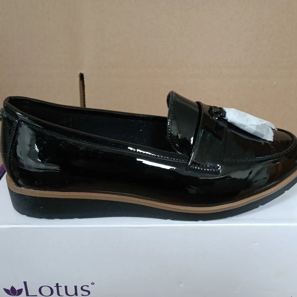 BOXED PAIR OF LOTUS WOMEN'S PATENT LEATHER LOAFERS – BLACK - UK SIZE 5