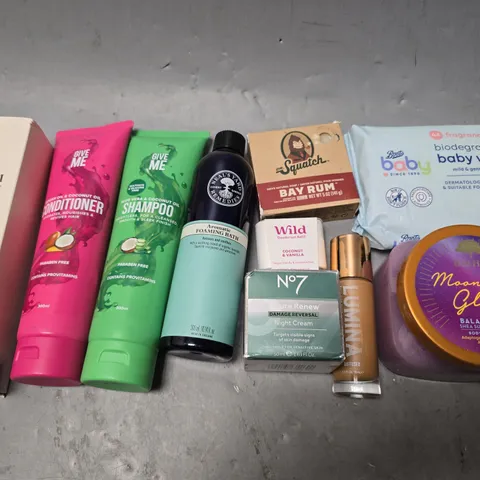 APPROXIMATEY 15 HEALTH AND BEAUTY PRODUCTS TO INCLUDE GIVE ME SHAMPOO, MOONLIGHT GLOW SCRUB, AND BABY WIPES ETC. - COLLECTION ONLY