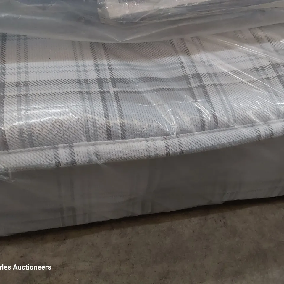 QUALITY BAGGED 4'6" DOUBLE BLUE CHEQUED MATTRESS 
