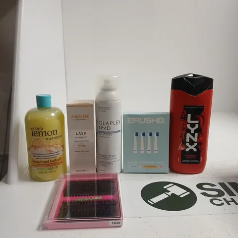 BOX OF APPROXIMATELY 10 ASSORTED BEAUTY PRODUCTS INCLUDING OOOH LEMON MERINGUE SHOWER AND BATH GEL, LYNX CHERRY SPRITZ LUXURIOUS FOAM BOOST AND BRUSHD ELECTRIC TOOTHRBRUSH HEADS