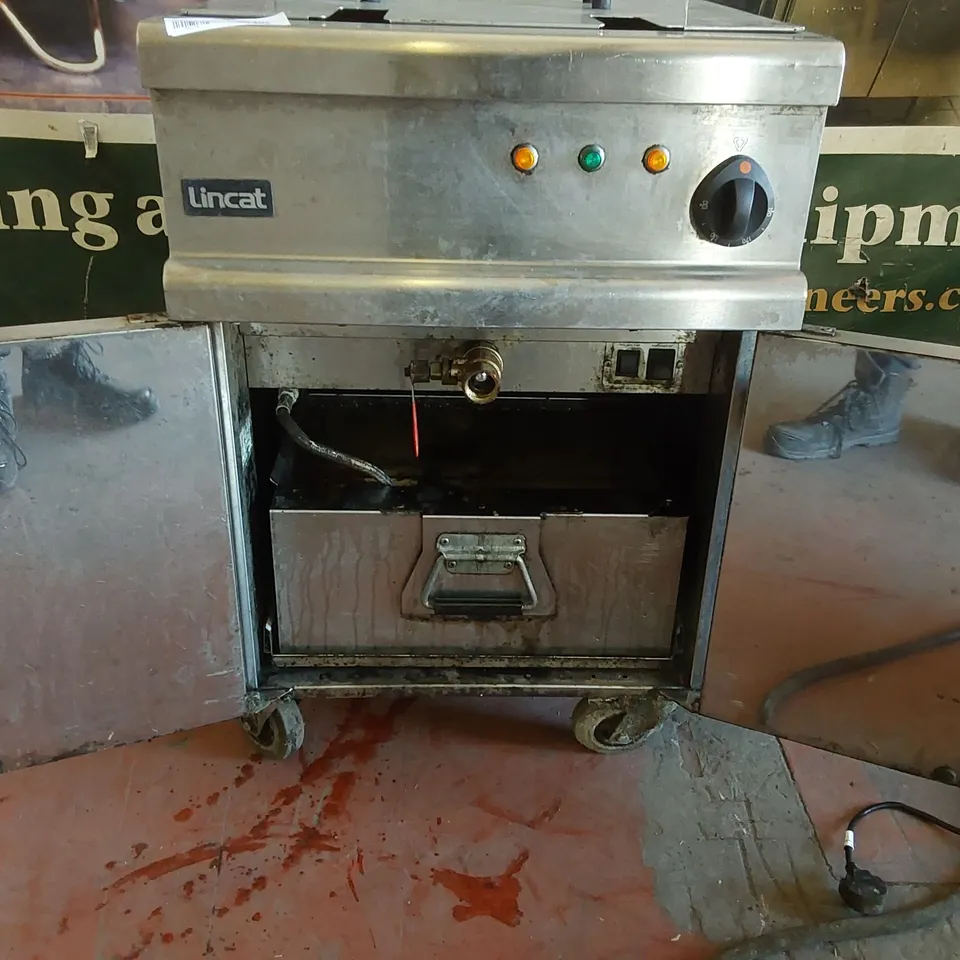 LINCAT OE71/F/S COMMERCIAL TWIN BASKET FRYER