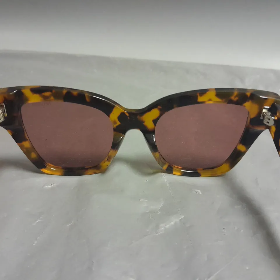 BOXED POPPY LISSIMAN DAE TORT GLASSES
