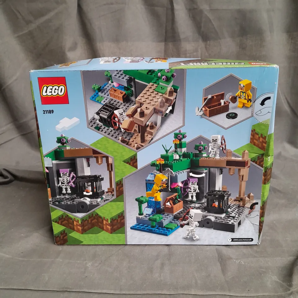 BOXED LEGO MINECRAFT THE SKELETON DUNGEON 