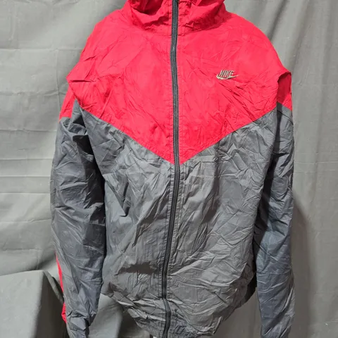 NIKE WINDBREAKER JACKET IN RED/GREY SIZE XXL