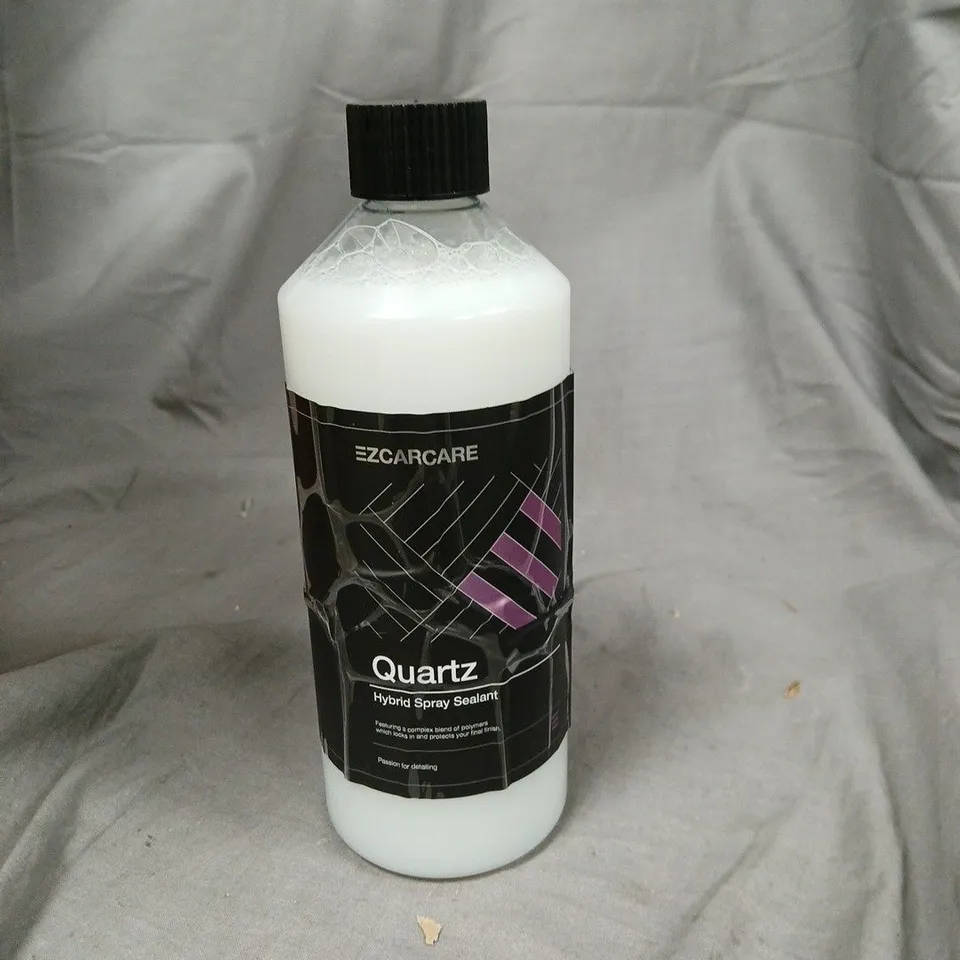 BOX OF APPROXIMATELY 15 CAR CLEANING PRODUCTS INCLUDING: WHEEL CLEANER, GLASS CLEANER AND SPRAY SEALANT