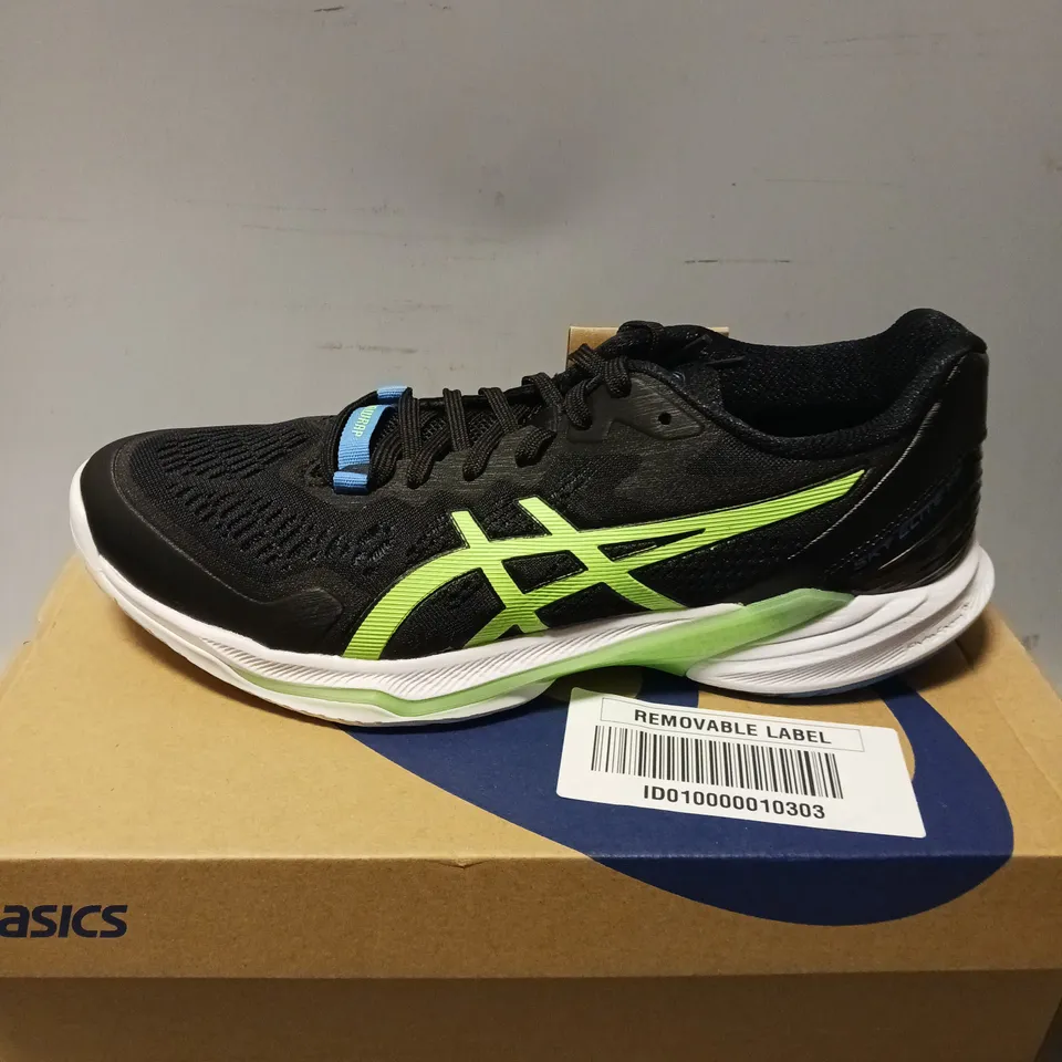 BOXED PAIR OF ASICS MEN'S SKY ELITE FF 2 SNEAKERS, BLACK/LIME BURST - UK SIZE 8