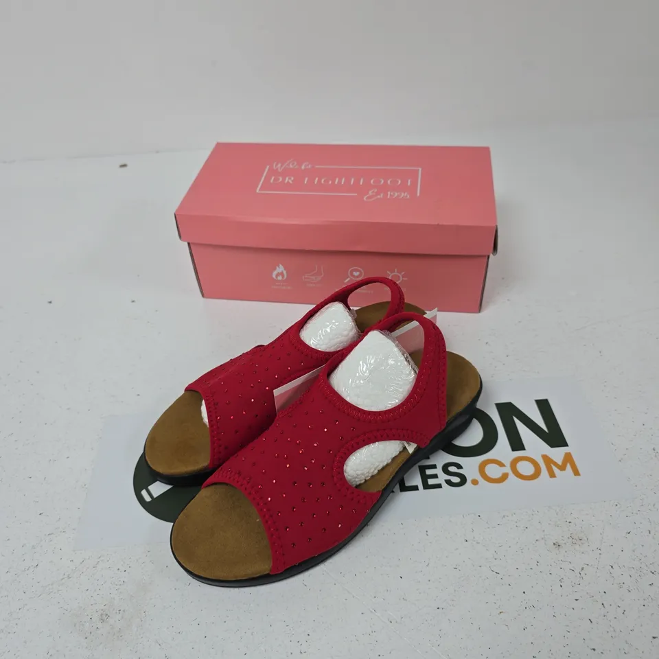 DR LIGHTFOOT WIDE FIT SANDALS – JENNY RED UK 6