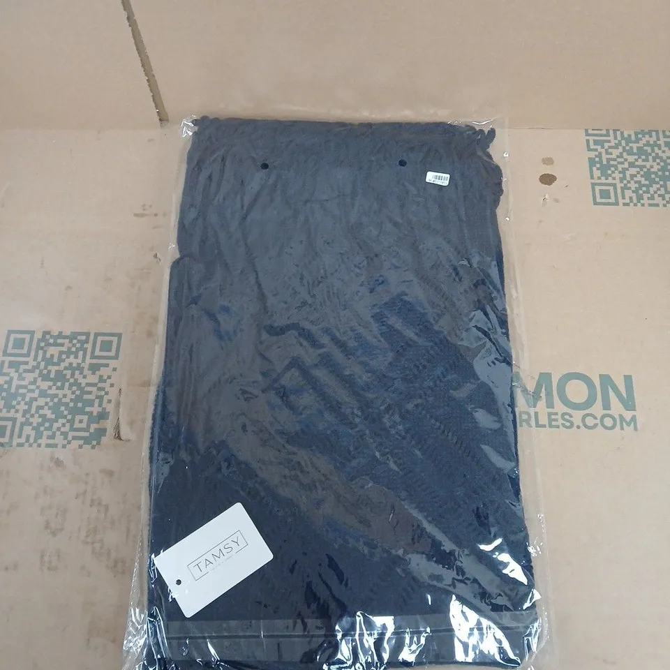 BOX OF APPROXIMATELY 40 TAMSY SOFT TOUCH KNITTED SCARVES IN NAVY BLUE - COLLECTION ONLY 