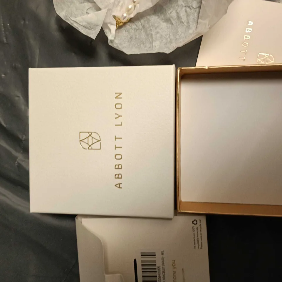 Abbott Lyon Pearl Bracelet 