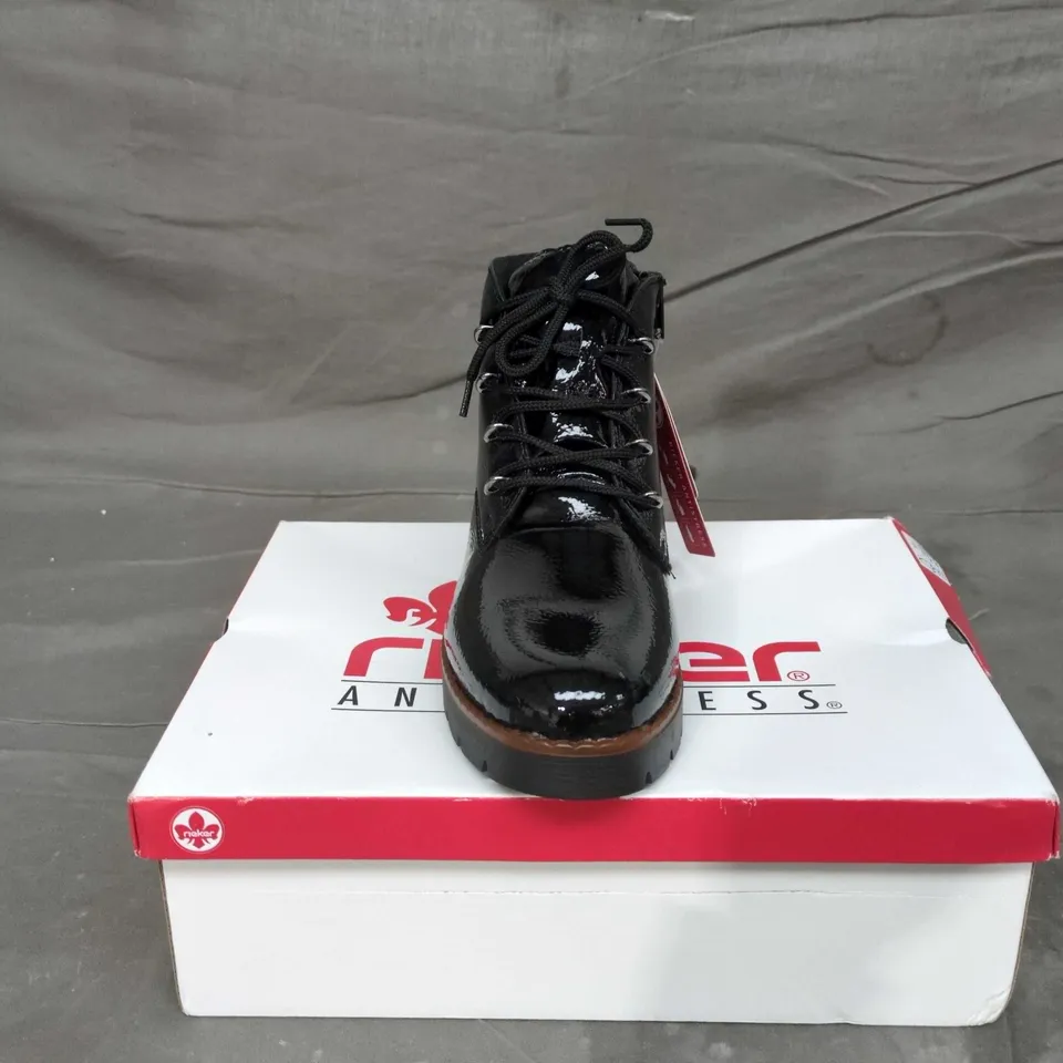 RIEKER BLACK PATENT LEATHER WEDGE BOOT – ANKLE BOOT - SIZE 37