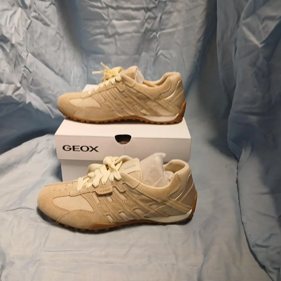 GEOX D SNAKE ORIGINAL TRAINERS – UK 5 (EU 38) – CREAM/BEIGE