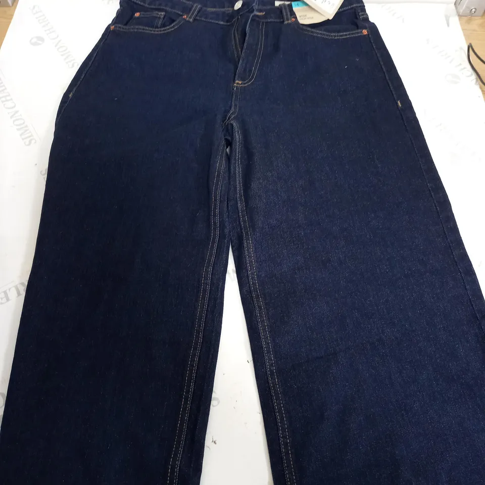 M&S WIDE HIGH RISE JEANS IN NAVY - SIZE 14