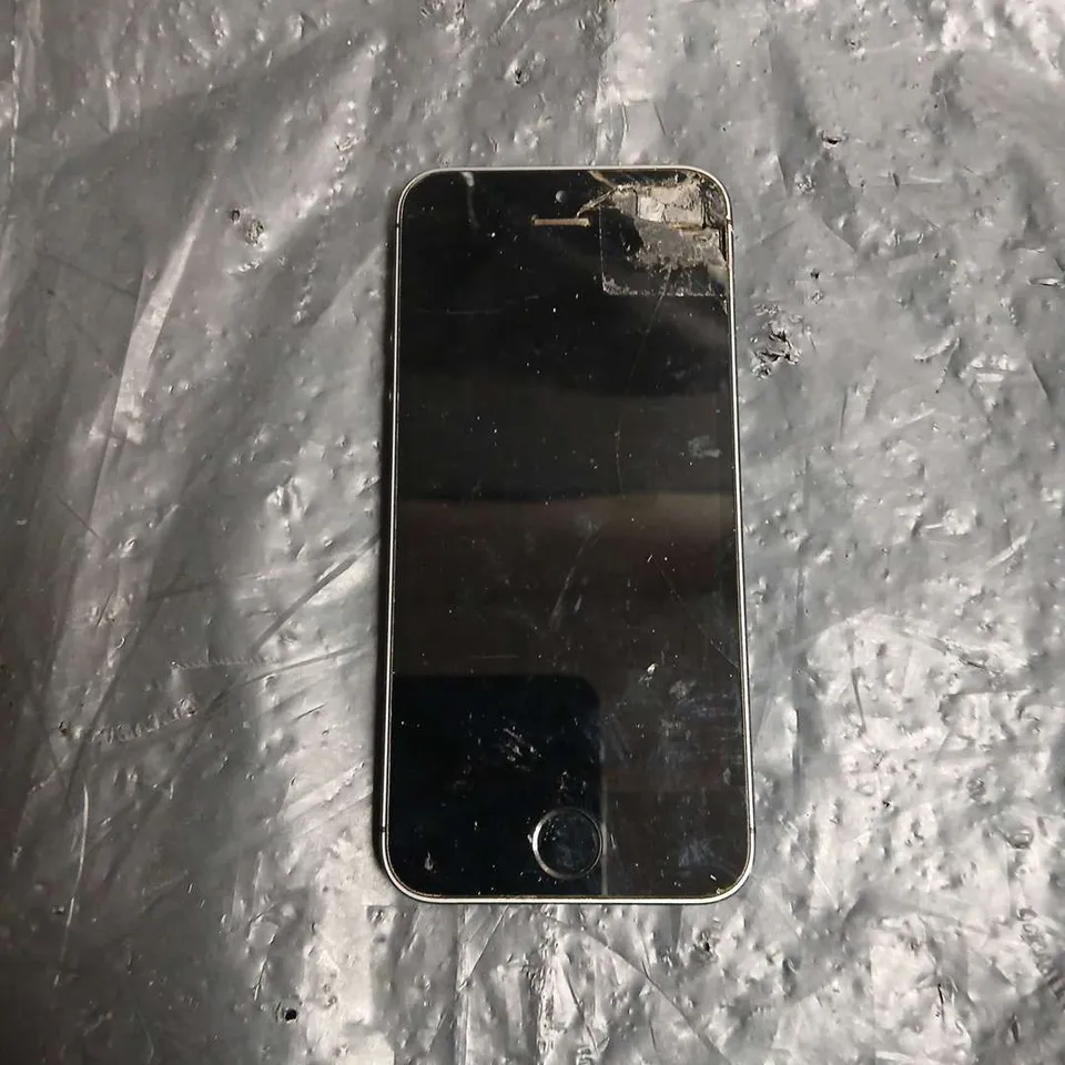 APPLE IPHONE 5S SPACE GRAY – FRONT SCREEN CRACKED
