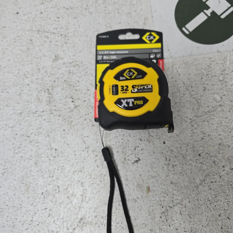 CK XT PRO TAPE MEASURE – 8M/26FT, 32MM BLADE, YELLOW/BLACK, WITH WRIST STRAP
