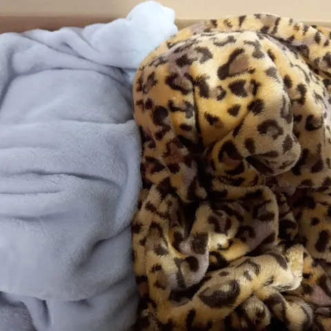 SET OF 2 CHEETAH PRINT & BLUE BLANKET WITH ARM HOLE &