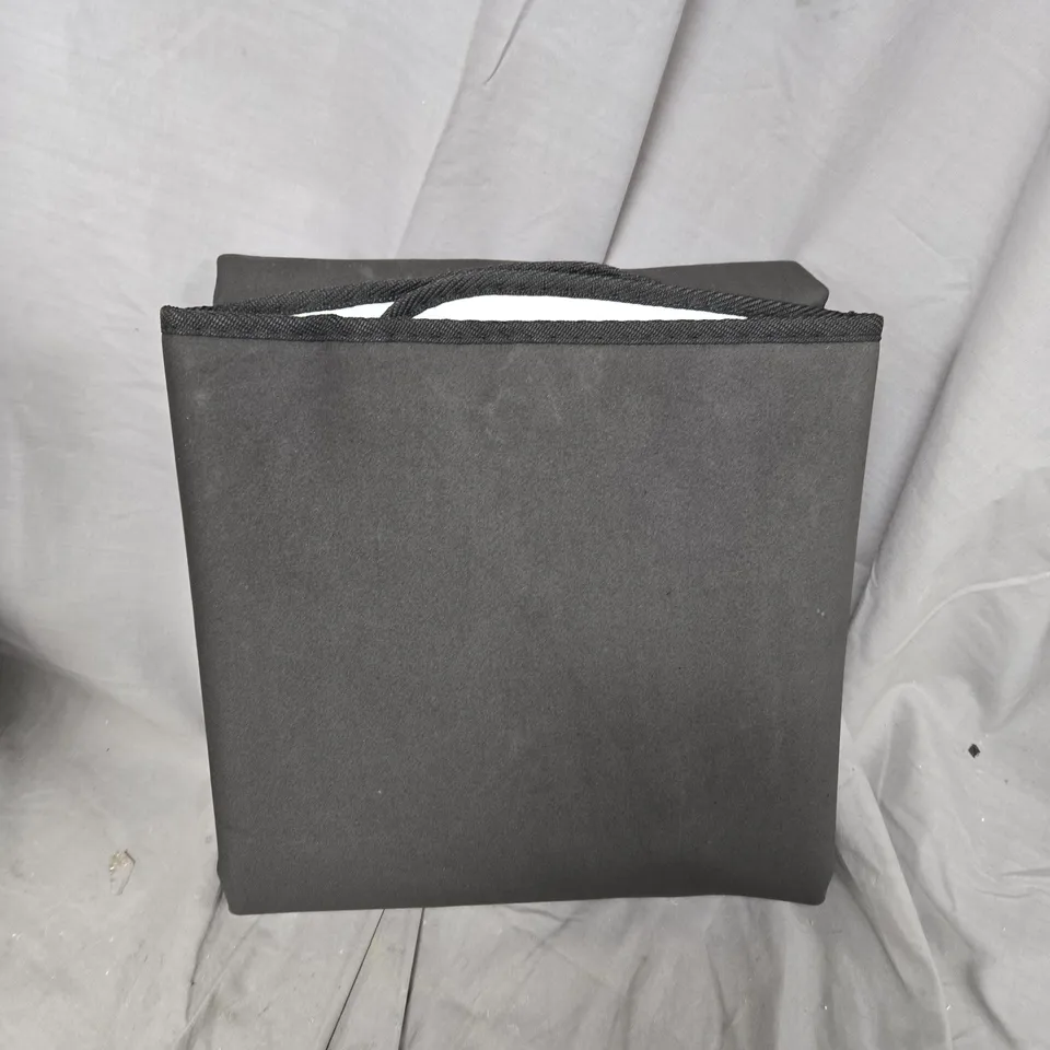 BOXED MOTION PARTNER DANCE MAT