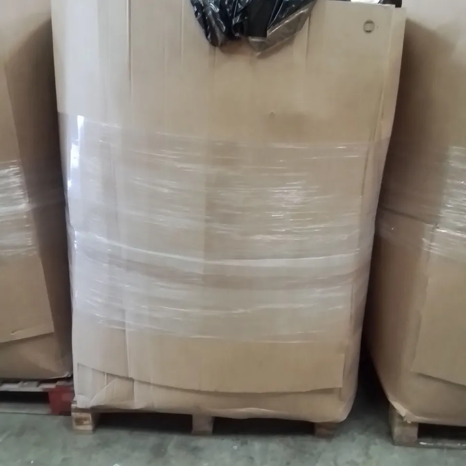 PALLET TO CONTAIN A LARGE QUANTITY OF PILLOWS