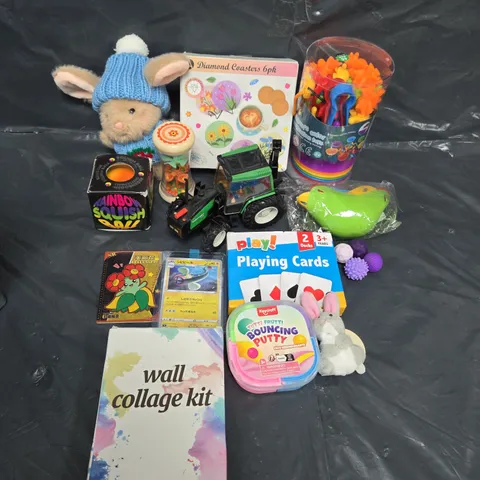 APPROXIMATELY 15 ASSORTED TOYS & GAMES TO INCLUDE TEDDIES, PLAYING CARDS AND PUTTY