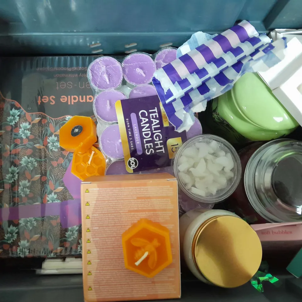 APPROXIMATELY 10 ASSORTED HOUSEHOLD ITEMS TOO INCLUDE   CANDLES AND MELTS  , ETC 