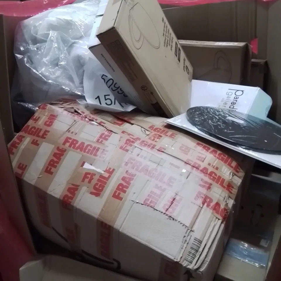 PALLET OF ASSORTED HOUSEHOLD GOODS AND PRODUCTS TO INCLUDE; TOILET SEATS, KIDS TRICYCLE, BEACH CHANGING TENT, BOXED FURNITURE ETC 