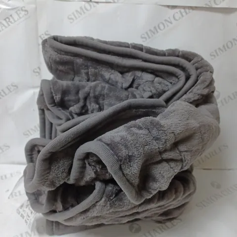 BOXED COZEE HOME HEATED BLANKET IN GREY 