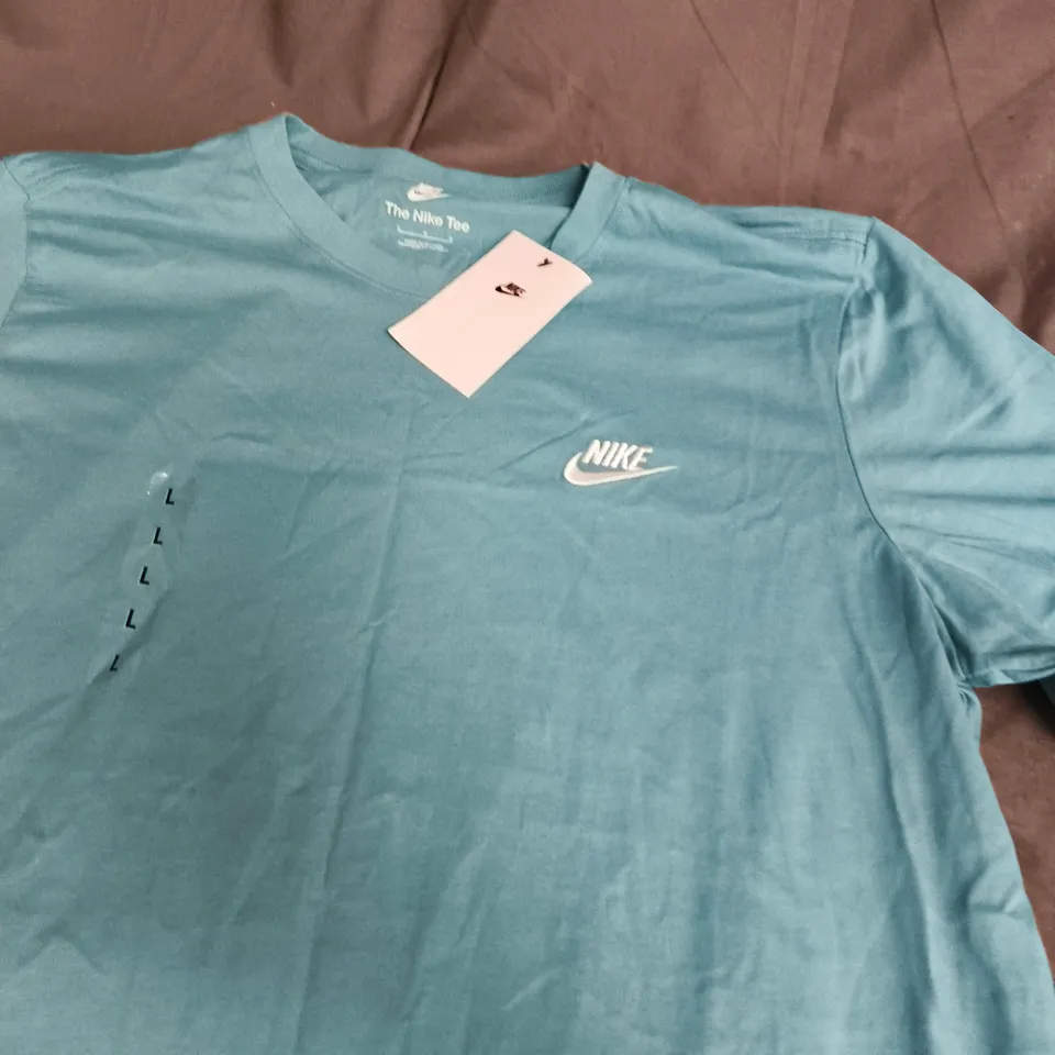 NIKE LOGO CASUAL TEE - LARGE