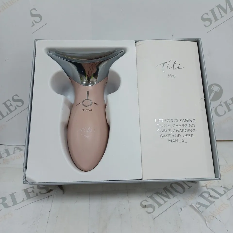 OUTLET TILI LED ANTI-AGEING HOT & COLD FACIAL TONING DEVICE