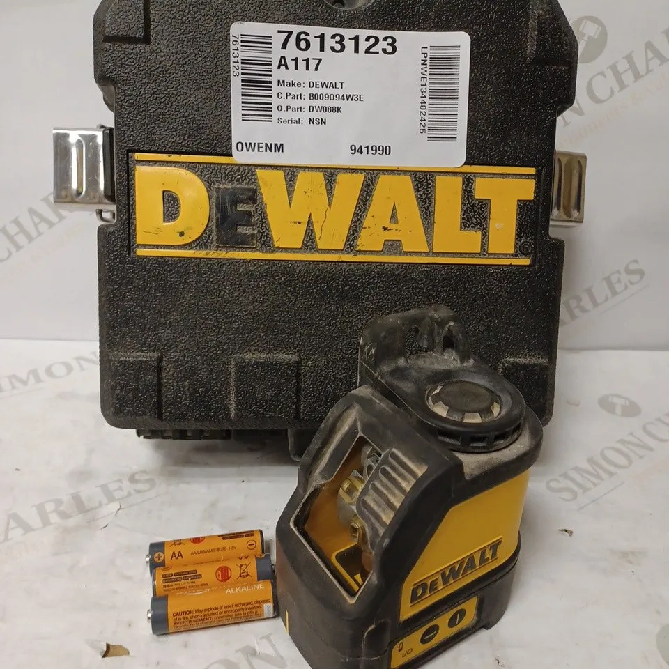 DEWALT 2-WAY SELF LEVELLING ULTRA BRIGHT CROSS LINE RED LASER DW088K