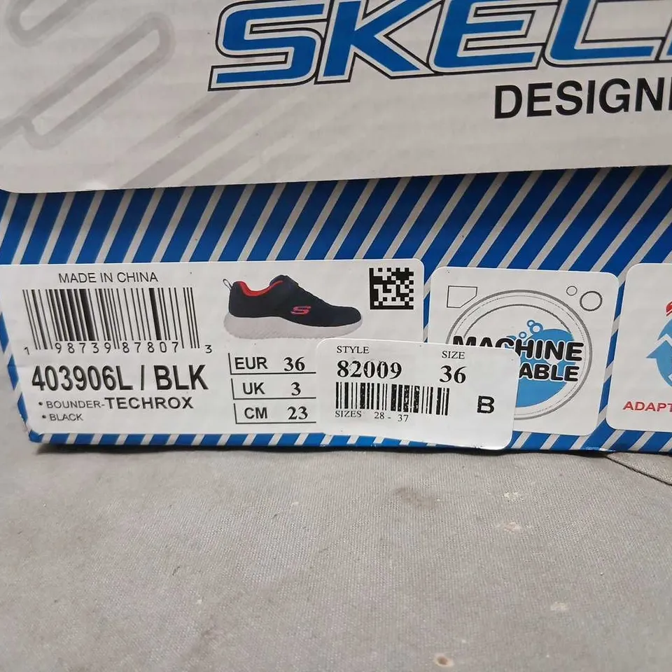 SKECHERS KIDS' TRAINERS – BLACK/BLUE, UK 3 (EU 36)