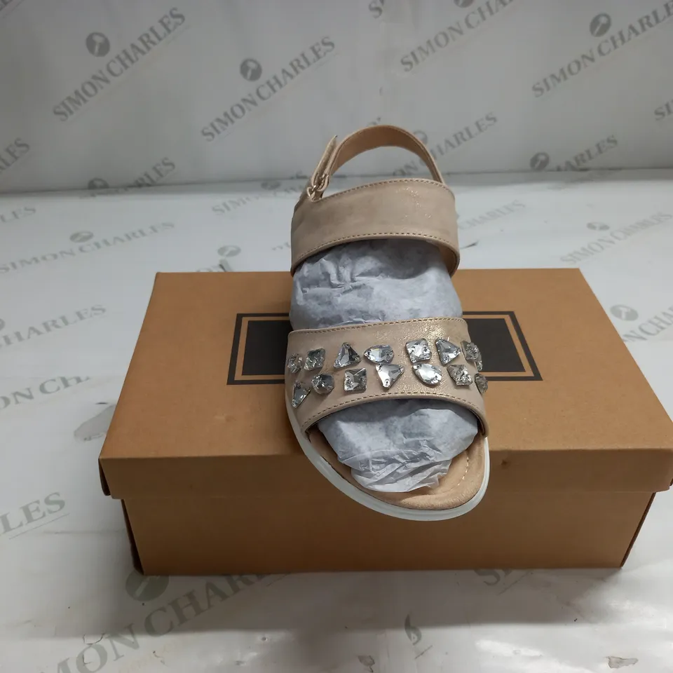 BOXED PAIR OF CUSHION WALK JEWELLED SANDALS IN GOLD - SIZE 8