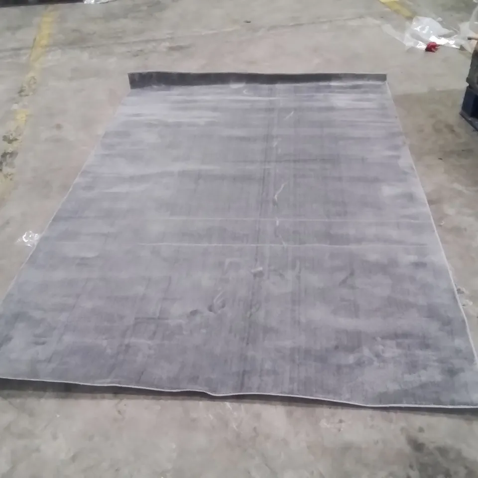 QUALITY DESIGNER AREA RUG - APPROXIMATELY  221x150