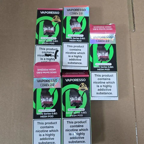 BOX OF APPROXIMATELY 30 ASSORTED E-CIGARETTES AND ACCOMPANIMENTS TO INCLUDE: VARIOUS VAPORESSO PODS 