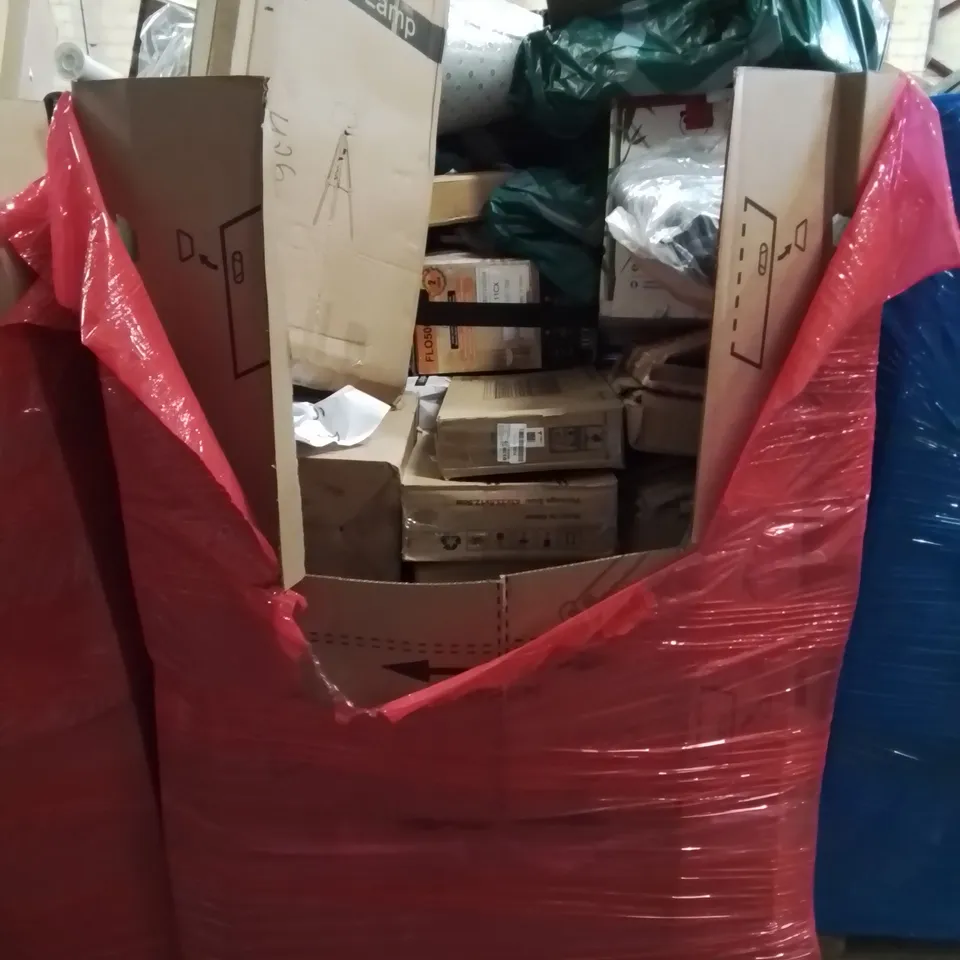 MIXED PALLET OF VARIOUS HOUSEHOLD ITEMS TO INCLUDE:FLOOR LAMP, PET BED, ELECTRIC INSECT KILLER, REFRIGERATOR DRAW ORGANISER AND LOTS MORE UNMARKED BOXED ITEMS 