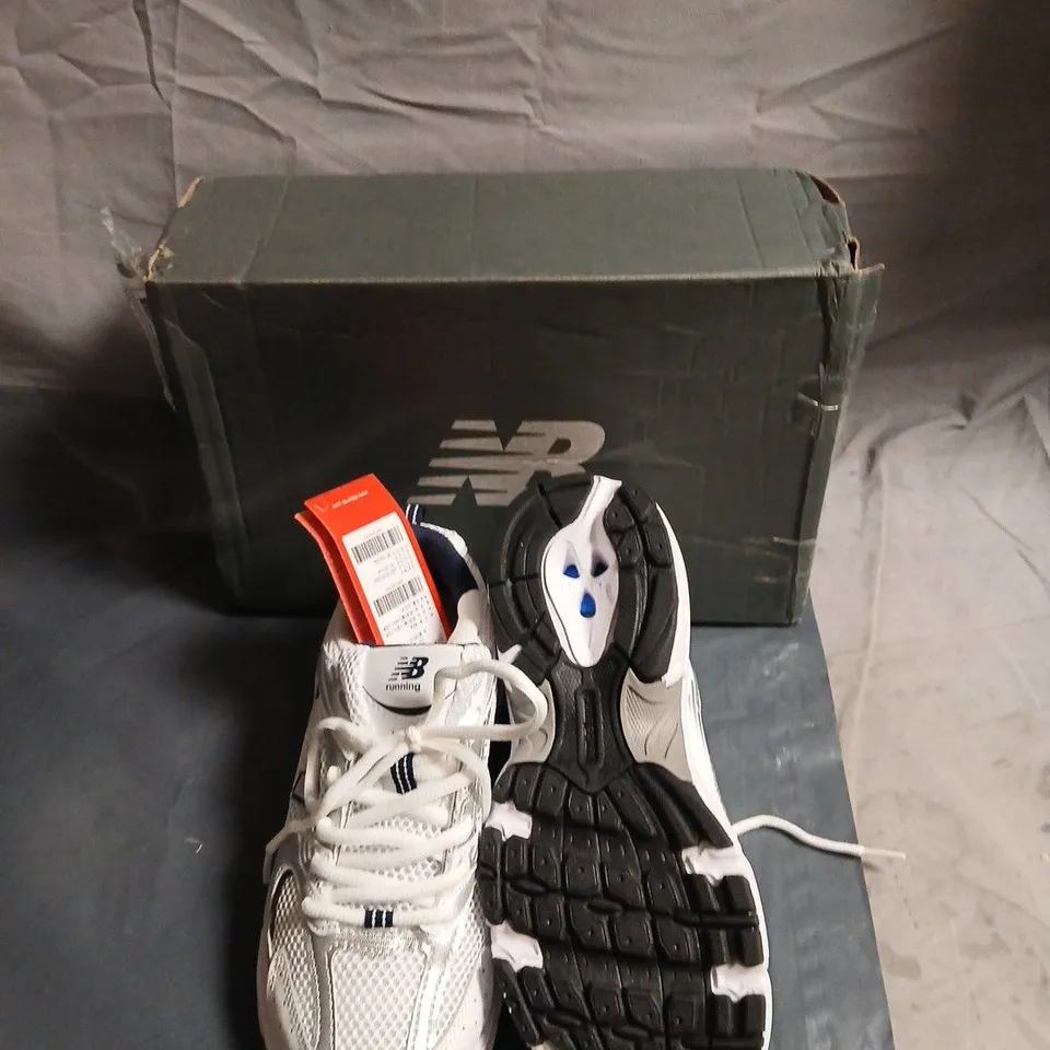NEW BALANCE RUNNING SHOES – WHITE/GREY, BOXED - UK 6 