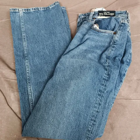 ABERCROMBIE & FITCH HIGH RISE 90S RELAXED JEANS IN BLUE - 27 REGULAR