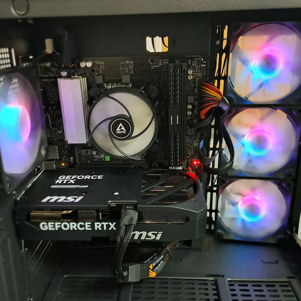 STORMFORCE GAMING PC WITH GEFORCE RTX 5070 12G SHADOW AND VENGEANCE 16GB DDR4 RAM