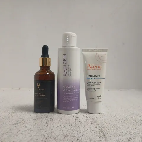 APPROXIMATELY 20 ASSORTED COSMETIC ITEMS INCLUDING VARIOUS MAKES AND BRANDS - COLLECTION ONLY