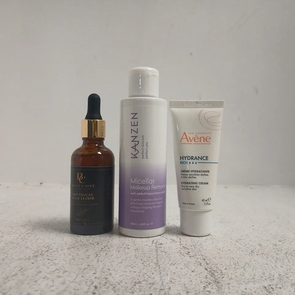 APPROXIMATELY 20 ASSORTED COSMETIC ITEMS INCLUDING VARIOUS MAKES AND BRANDS - COLLECTION ONLY