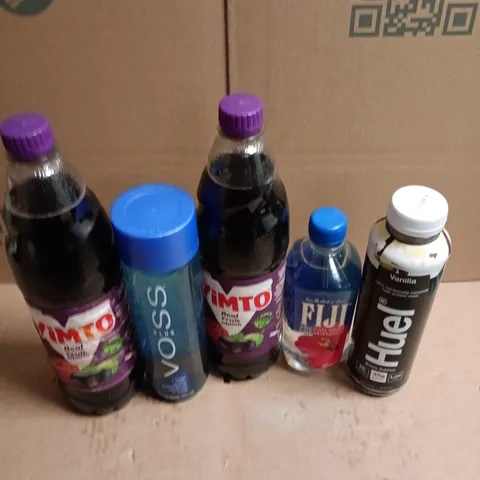 APPROXIMATELY 10 ASSORTED DRINKS TO INCLUDE HUEL VANILLA BLACK EDITION, FIJI WATER, VIMTO, ETC - COLLECTION ONLY