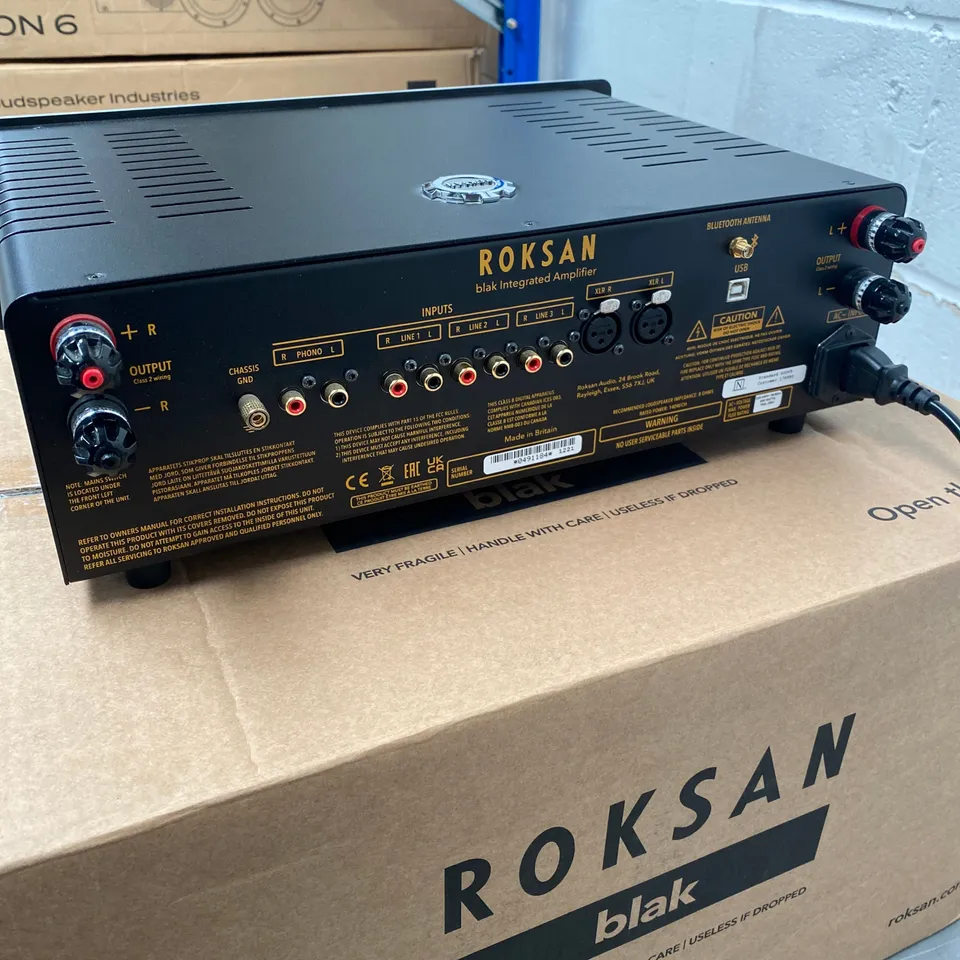 BOXED ROKSAN BLAK INTEGRATED AMPLIFIER