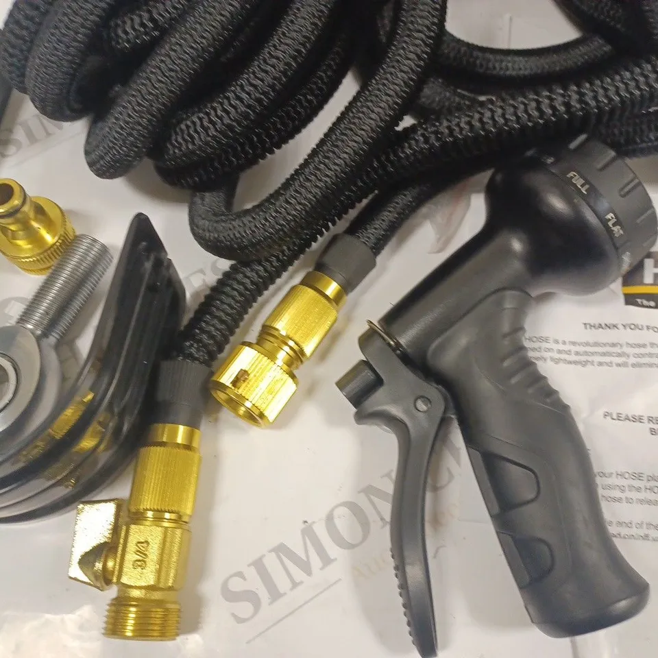 EXPANDING HOSE WITH FITTINGS - BLACK