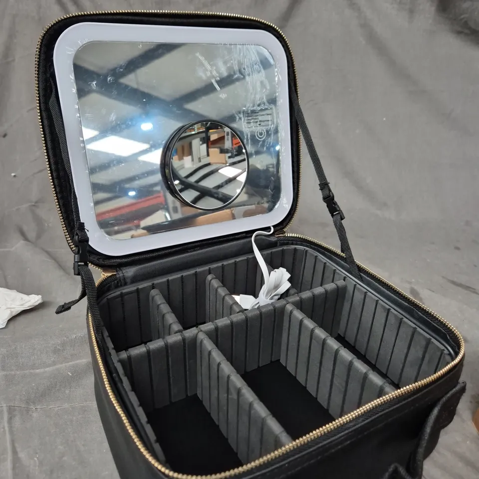 PORTABLE MAKE-UP STORAGE CASE IN BLACK 