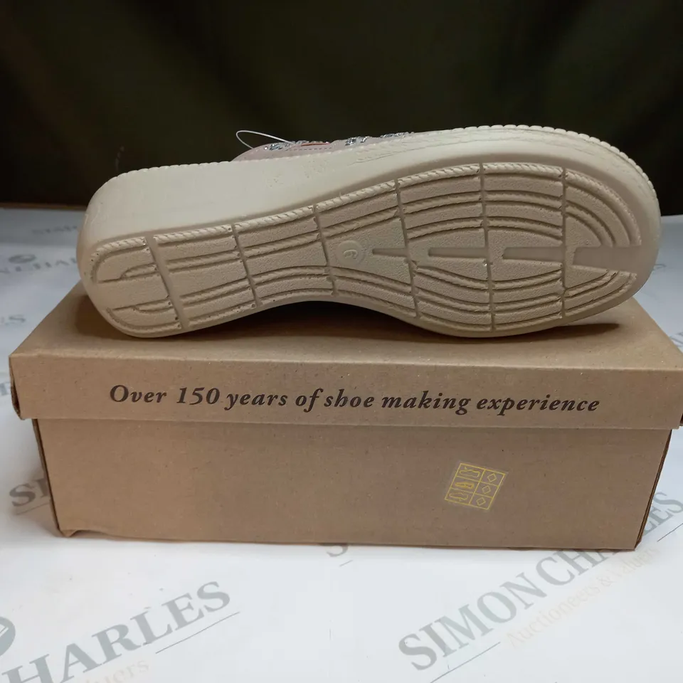 BOXED CUSHION WALK DIAMANTE MULE SANDALS SIZE 6